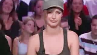 Видео Pretty In Pink (Меган Коксх) - 2022-02-23 18:54:27